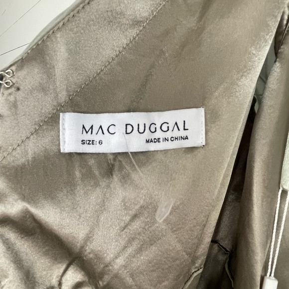 NET MAC DUGGAL FAUX WRAP LONG SLEEVE TIERED GOWN SIZE 6 - Picture 6 of 12